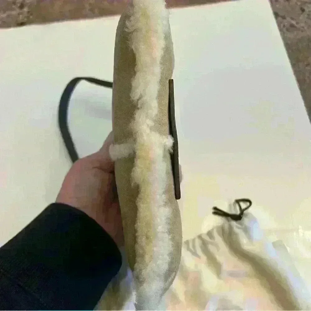 UGG purse- Sherpa lined - Picture 7 of 11